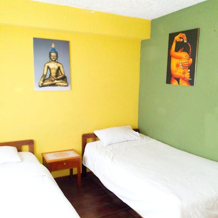 Hostal Inti Raymi Backpackers Banos  Exterior photo